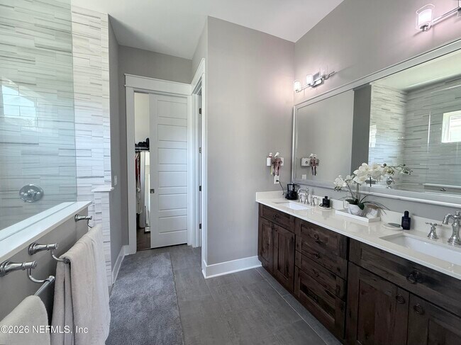 Building Photo - 161 Paradise Valley Dr