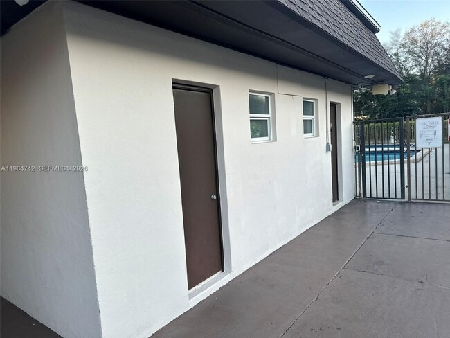 Building Photo - 8475 SW 94th St