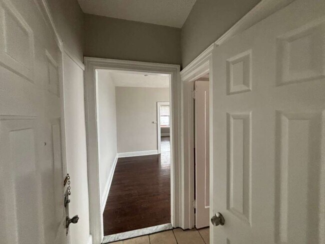Building Photo - 54 Linden Ave
