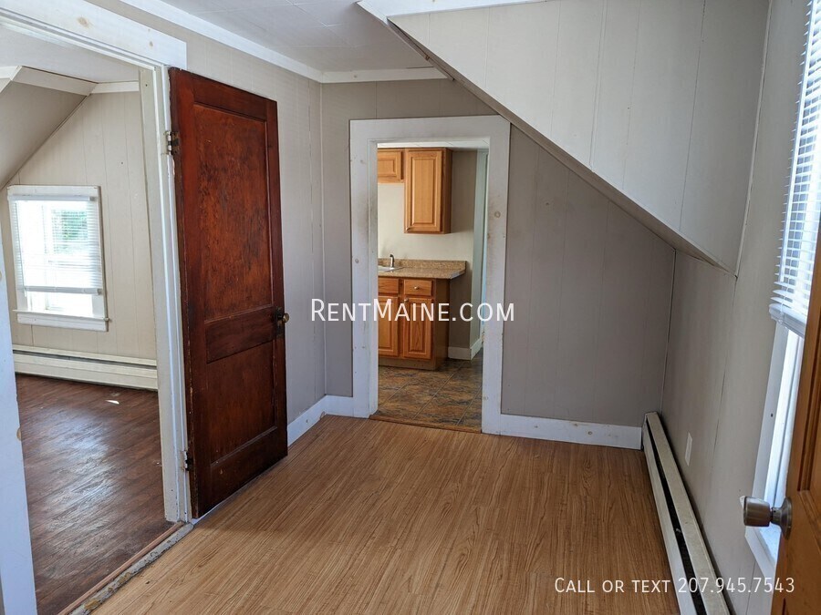 Building Photo - 40 Gilman Falls Ave