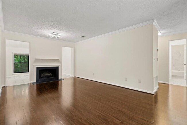 Building Photo - 5137 Roswell Rd NE