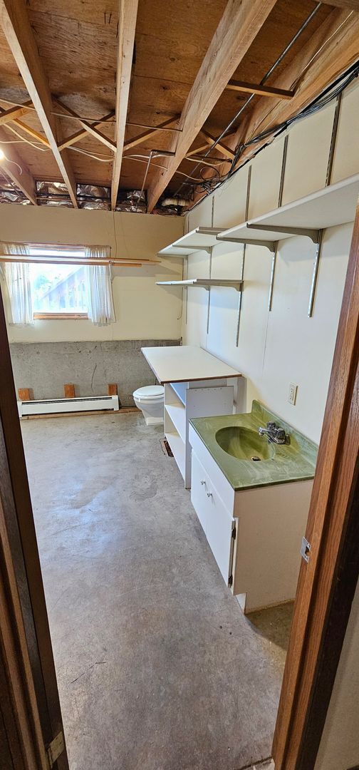 Building Photo - Newly Renovated 3Bed/2Bath Home Now Availa...