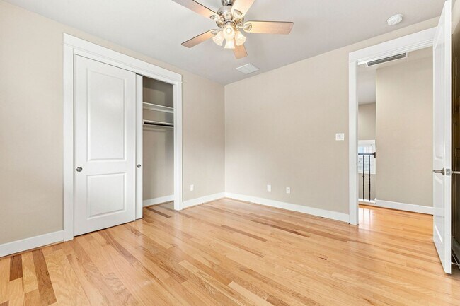 Building Photo - 401 Zennia St
