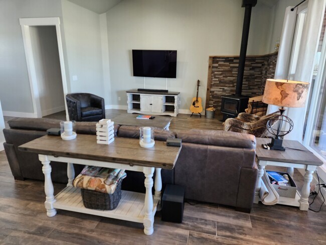 shared living - 8321 SW 109th Ter