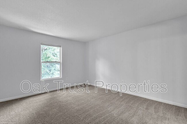 Building Photo - 1402 Camp Rd