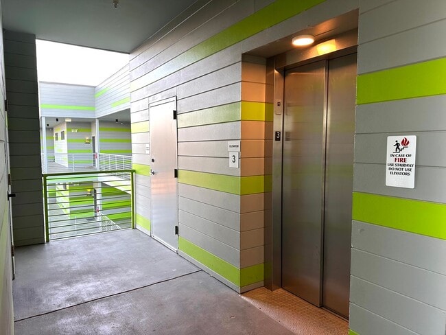 Building Photo - Modern Gated Community, Top Floor Unit with a large balcony, 2 Bedrooms 1.5 Baths Condo for Rent ...