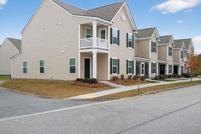 Building Photo - 127 Birch Cir