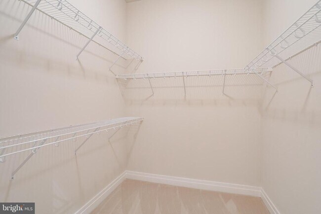 Building Photo - 8220 Crestwood Heights Dr