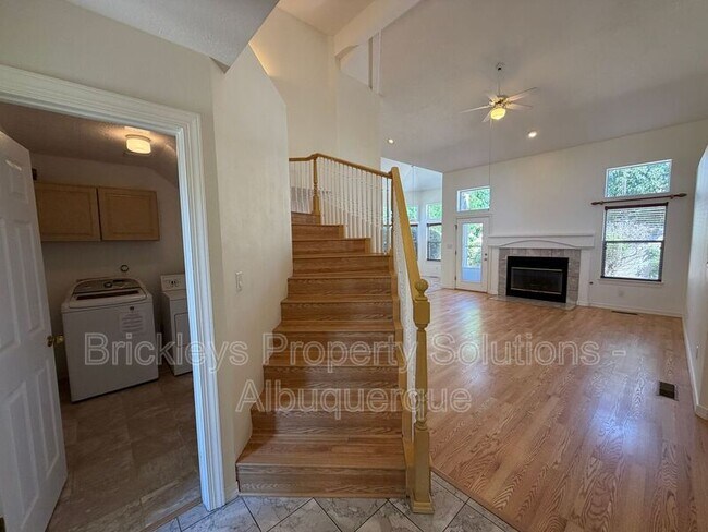 Building Photo - 6517 Glen Oak NE