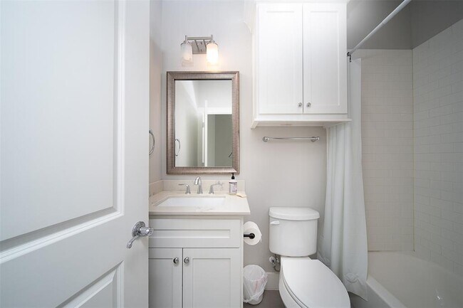 Building Photo - 5743 Kiam St