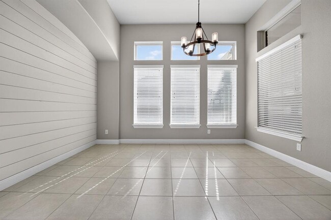 Building Photo - 21413 Hines Ln