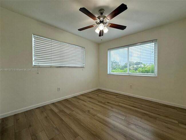 Building Photo - 2625 SW 67th Ave