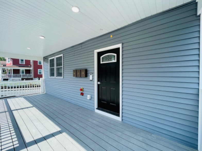 Building Photo - 43 Oread St