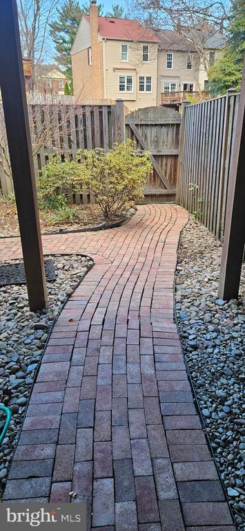 Building Photo - 10483 Malone Ct