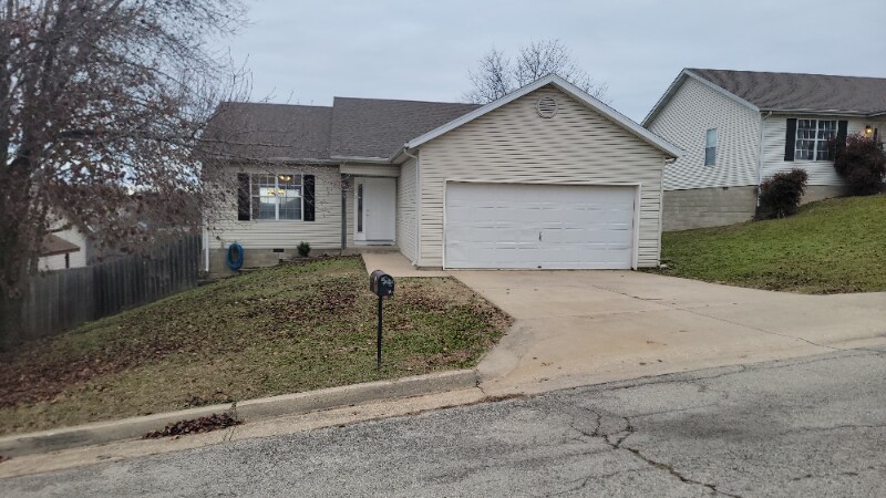 Primary Photo - 111 Stonington St