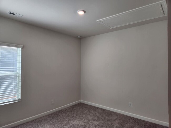 Building Photo - Charming 3-Bedroom, 2-Bathroom Single-Family Home in The Vineyards of Charlotte