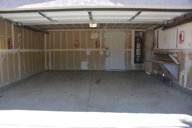 Building Photo - 5163 Tehachapi Way