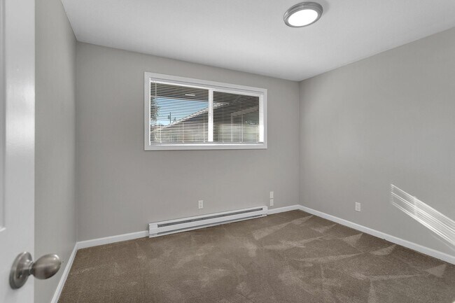 Building Photo - 1365CEDA