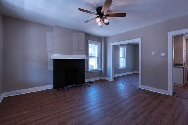 Building Photo - 68 Dewey St