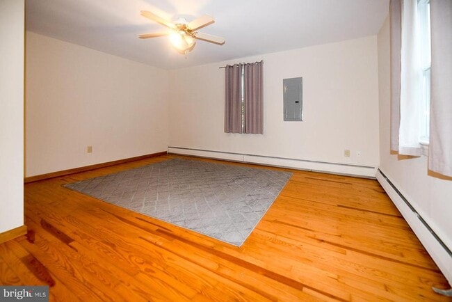 Building Photo - 12335 Rousby Hall Rd