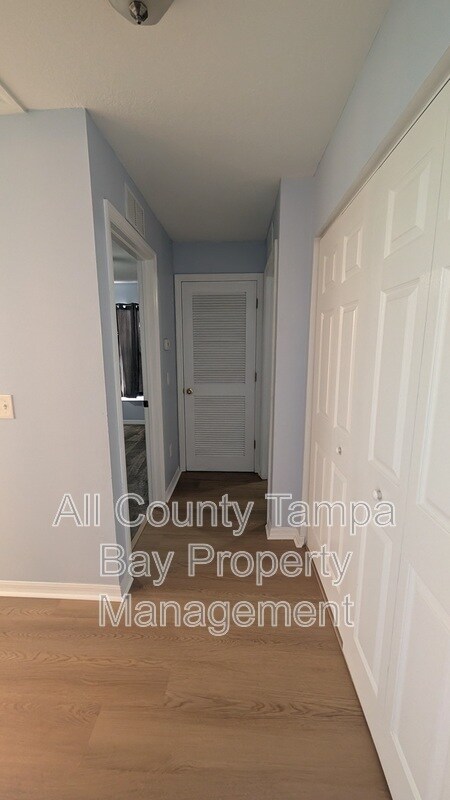 Building Photo - 1716 W Flora St