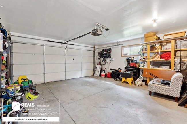 Building Photo - 815 Island Ct