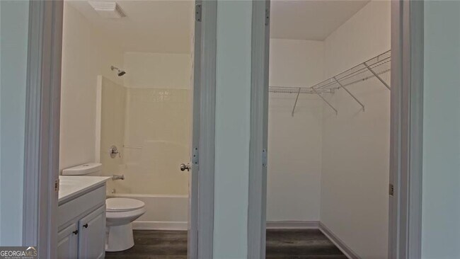 Building Photo - 9195 Hannahs Crossing Dr