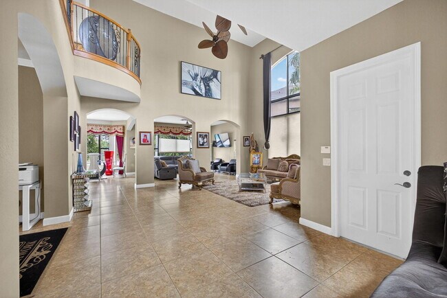 Building Photo - 3501 Collonade Dr