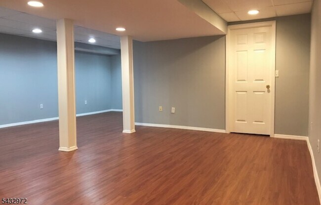 Building Photo - 61 Patriots Rd