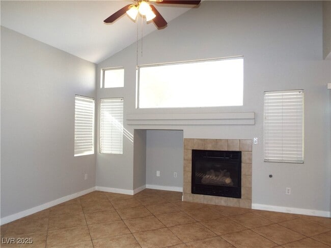 Building Photo - 648 E Sole Addiction Ave