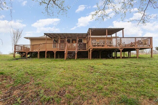 Building Photo - 7929 Daugherty-Capley Rd