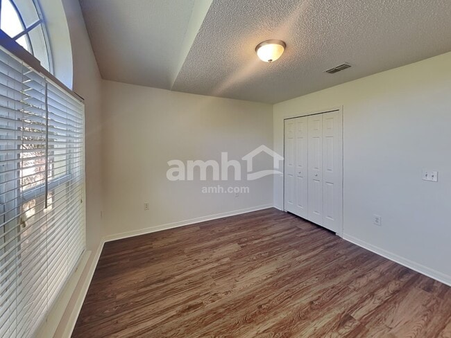 Building Photo - 784 Lake Doe Blvd