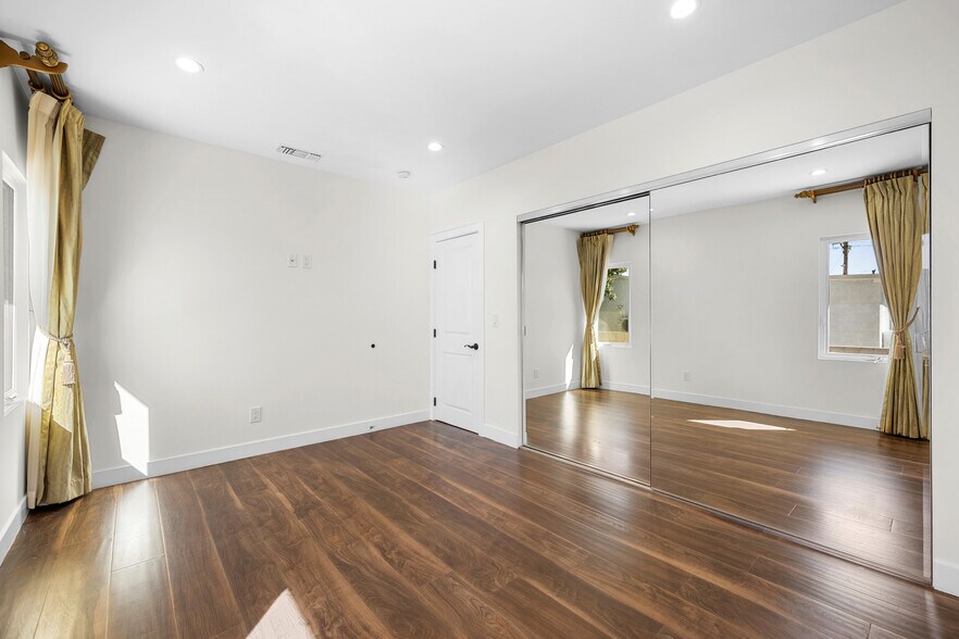 Building Photo - 1016 Linden Ave