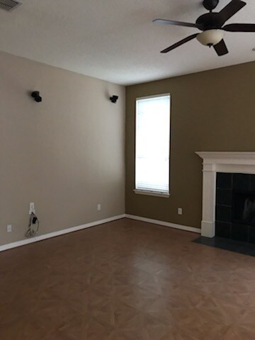 Building Photo - 3217 Pecan Meadow Dr