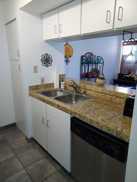 Kitchen - 941 Calle Mejia