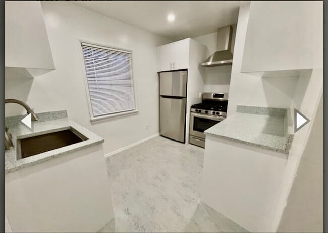 Building Photo - 45 Thornton Ave