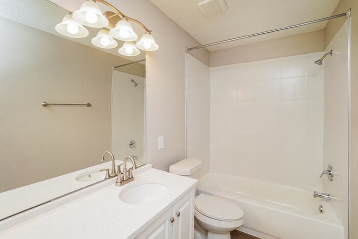 Building Photo - 15155 Nighthawk Dr