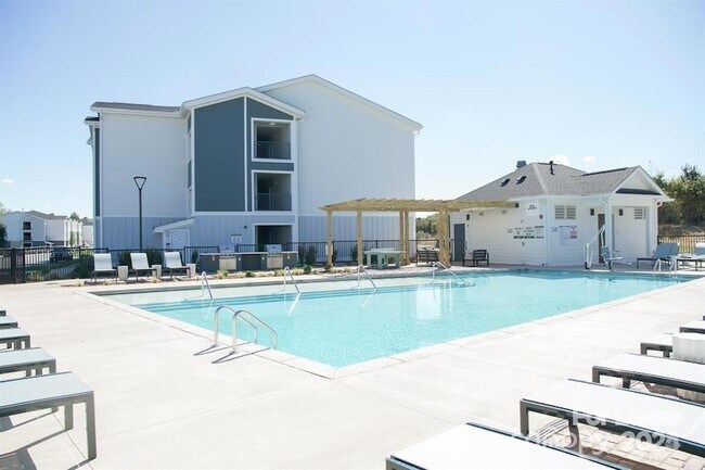 Building Photo - 225 Rhyne Rd