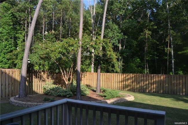 Building Photo - 9624 Gunnison Dr