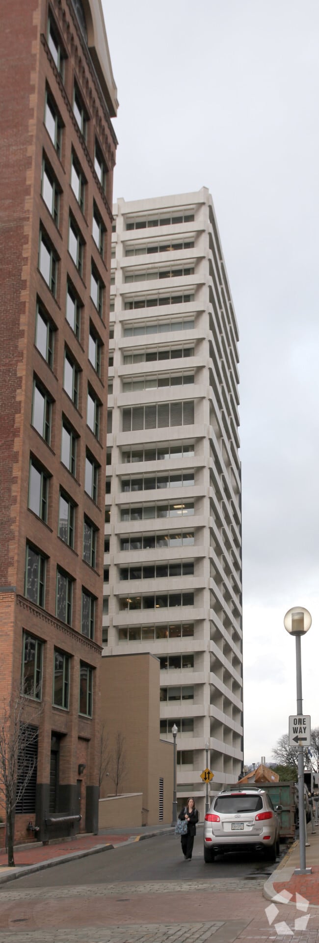 Building Photo - One Fifty One First Side