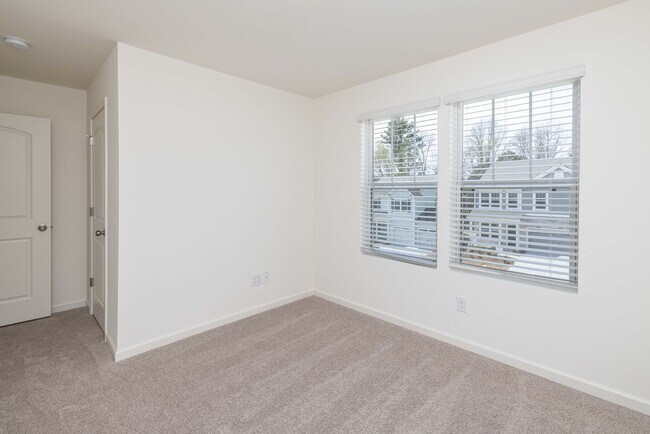 Building Photo - 4 Bedroom Home Piedmont School District - ...