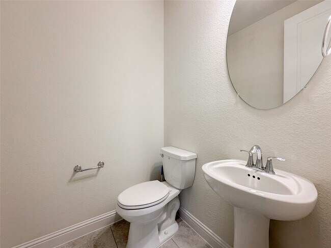 Building Photo - 6710 Gallinas Wy