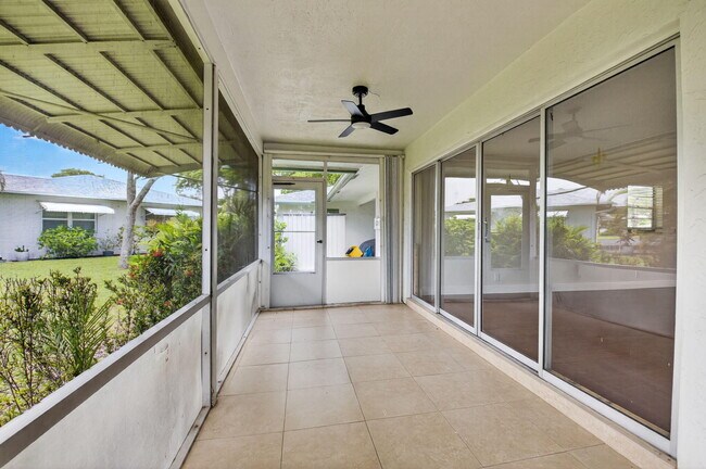Building Photo - 801 Meadowlark Ln