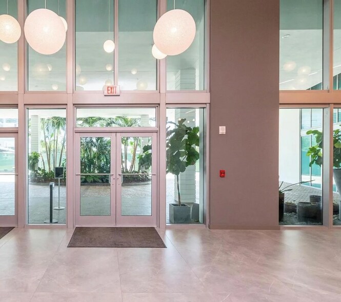 Building Photo - 350 S Miami Ave