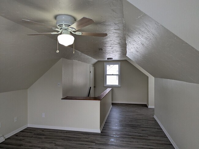 Building Photo - 1266 Magnolia Ave