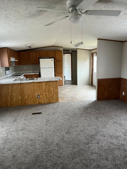Building Photo - 491 N Cox Rd