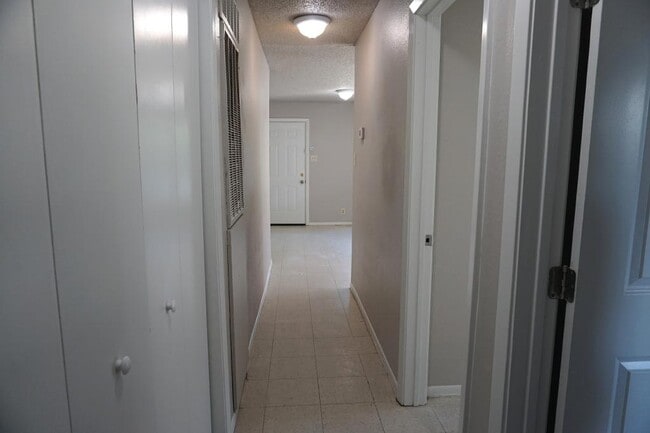 Building Photo - 516 J St