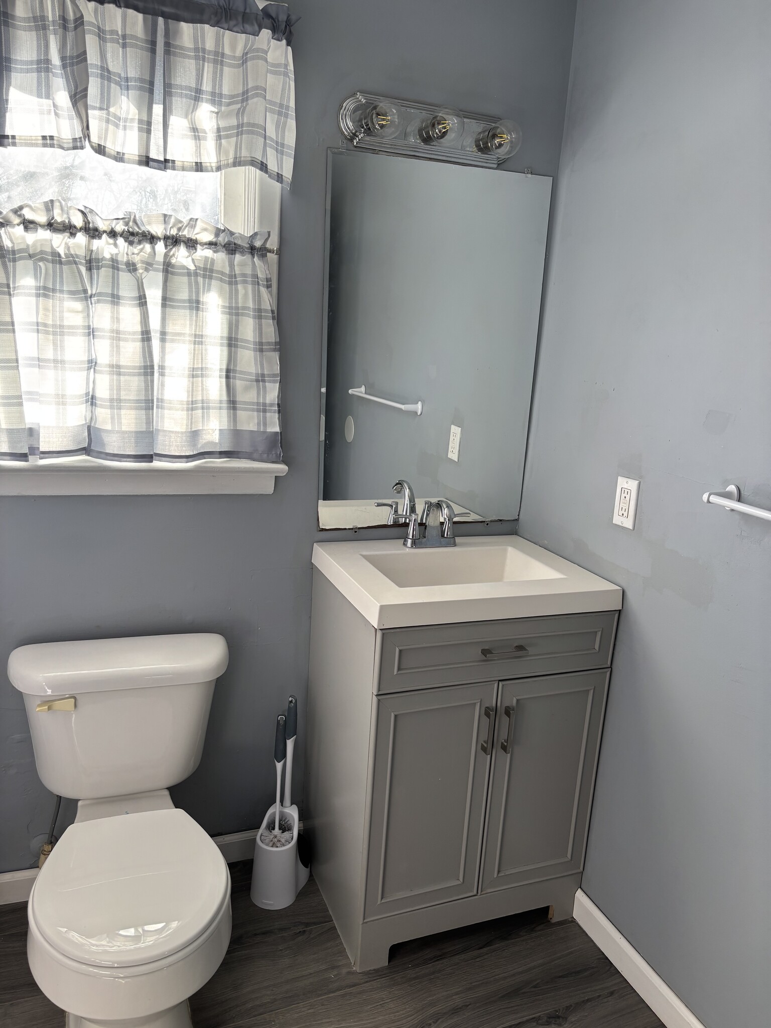 Building Photo - 1170 Gershal Ave