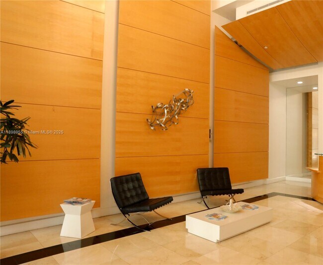 Building Photo - 350 NE 24th St