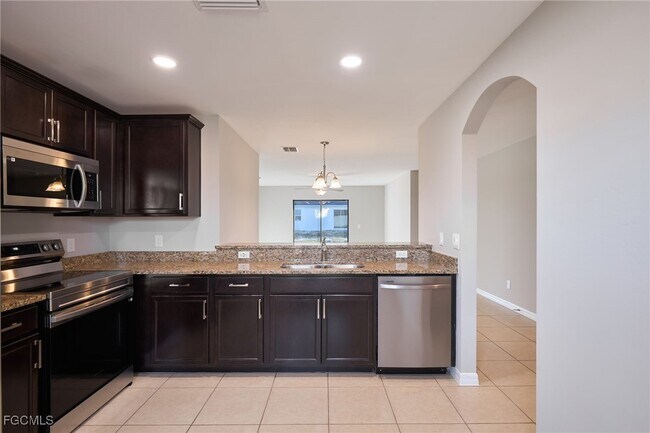 Building Photo - 908 NW 24th Terrace